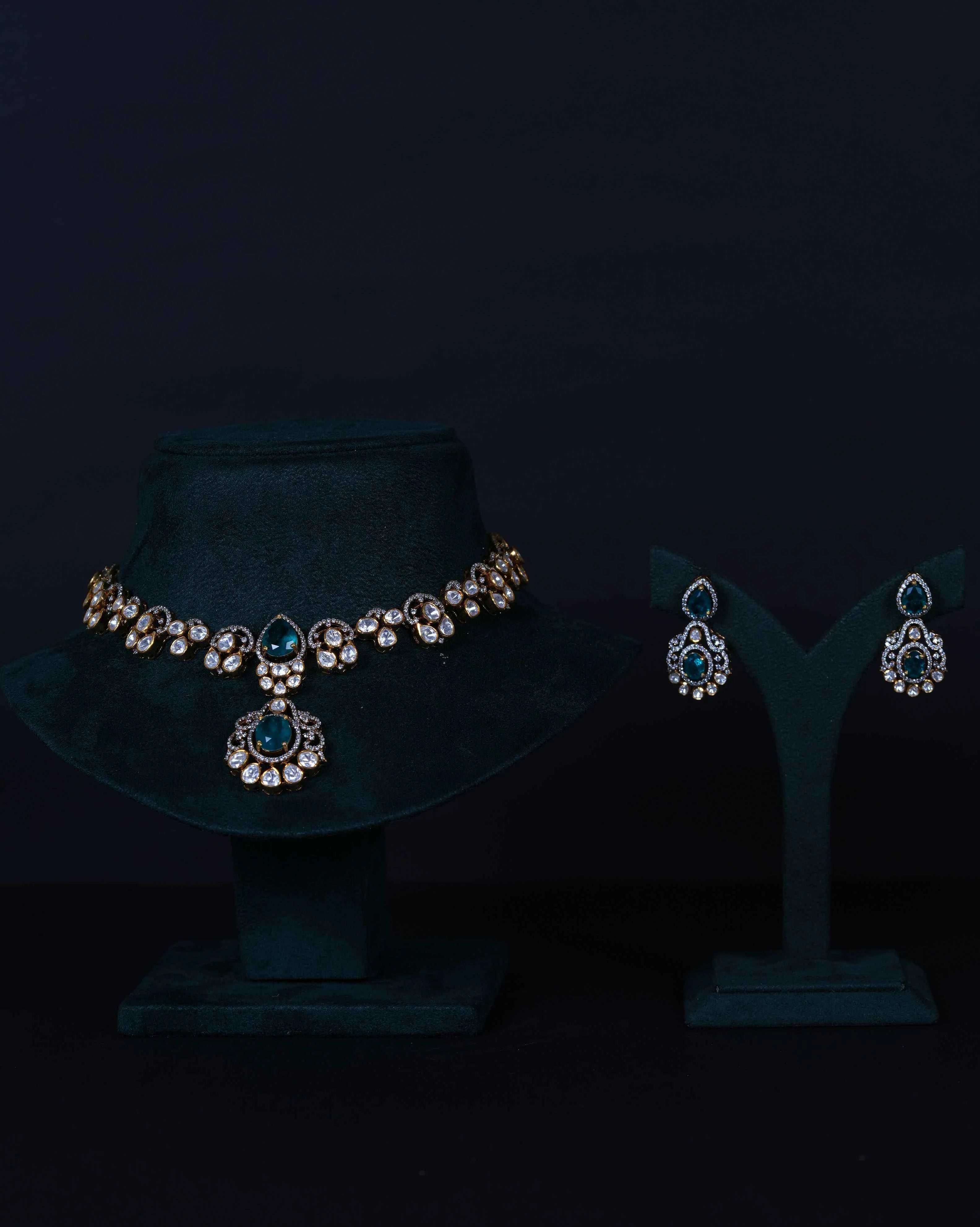Elegant Polki Emerald Necklace with Earings in 92.5 Silver