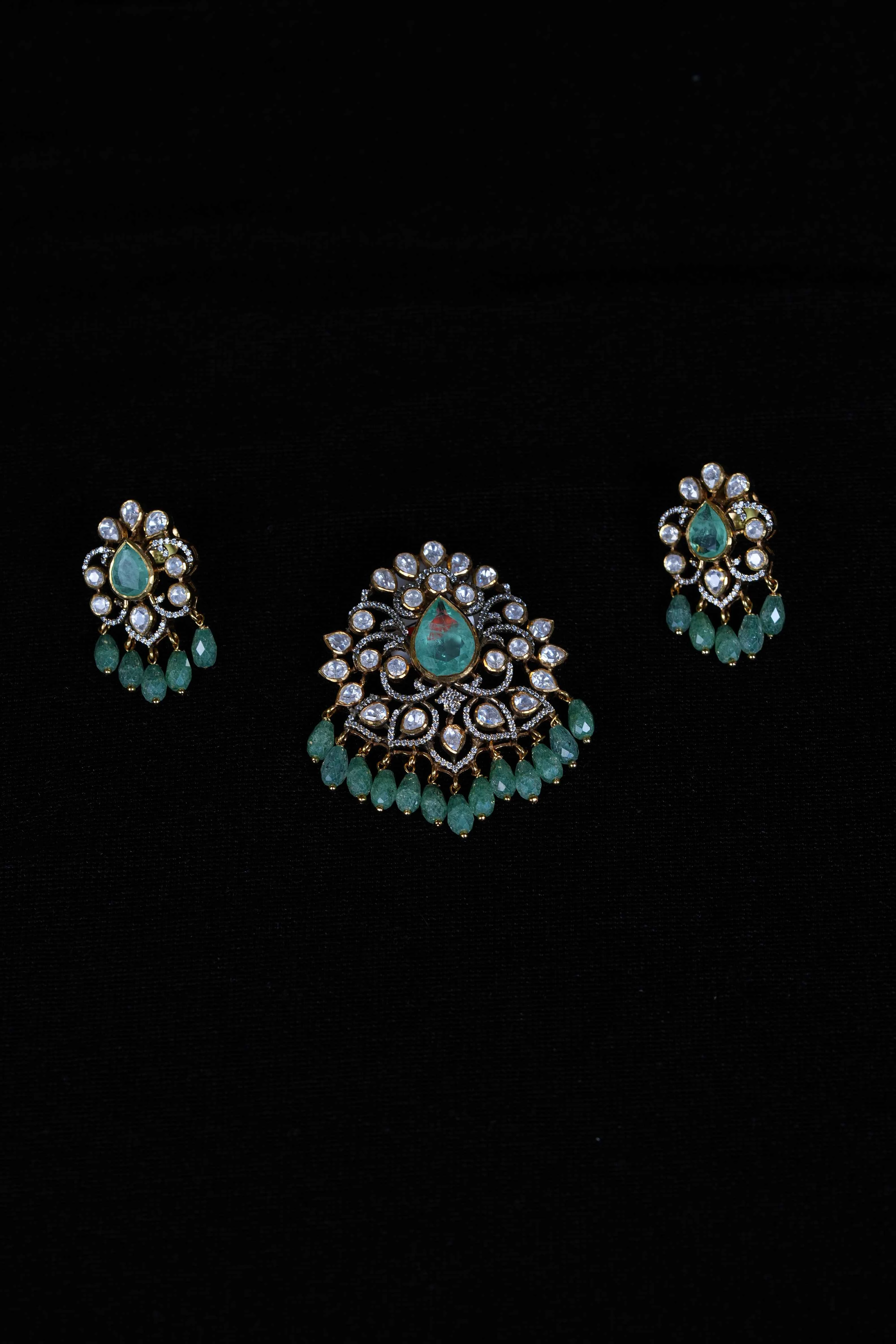 Emerald Polki Pendant Set