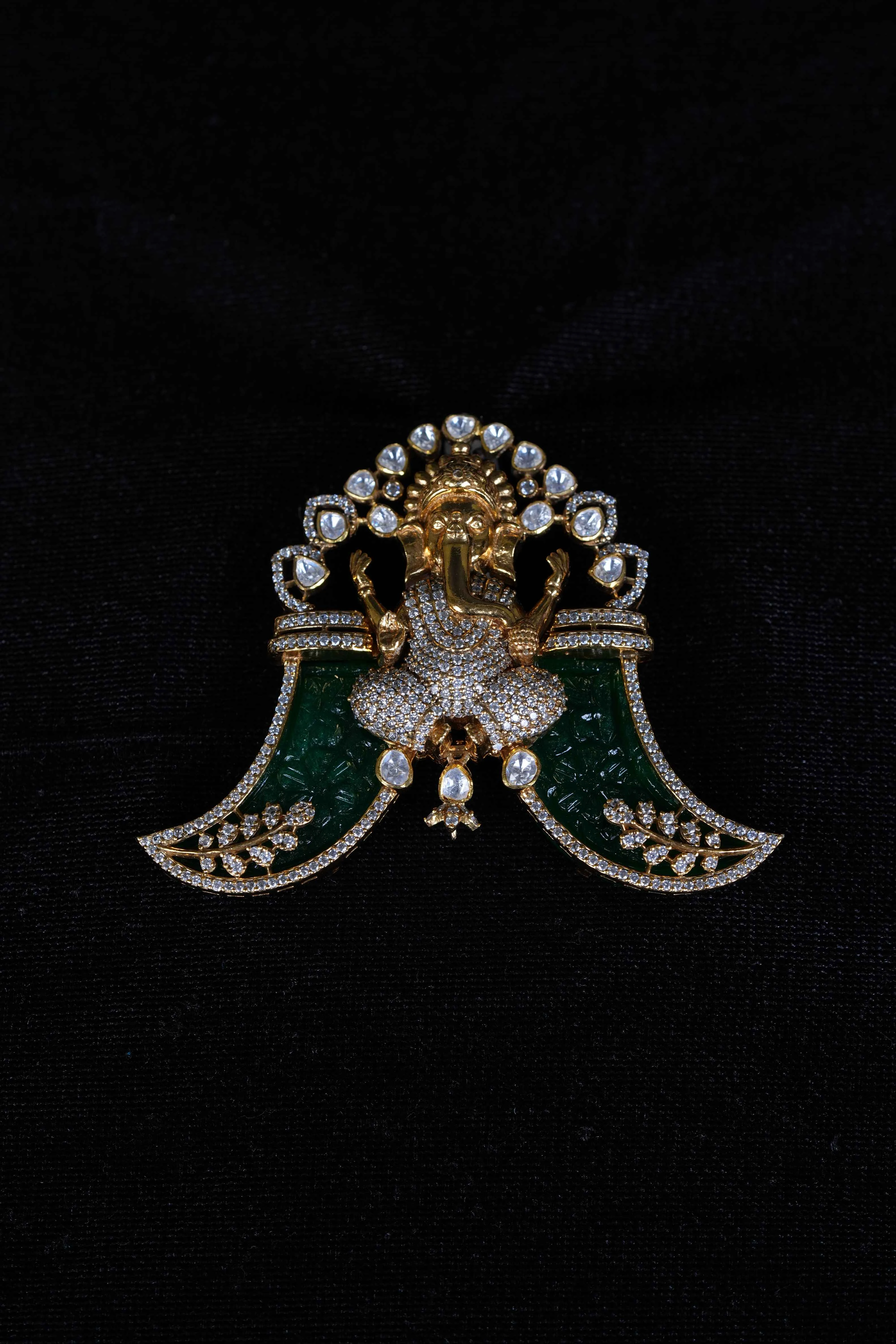Emerald Ganesha Tiger Claw (Puligoru) Pendant